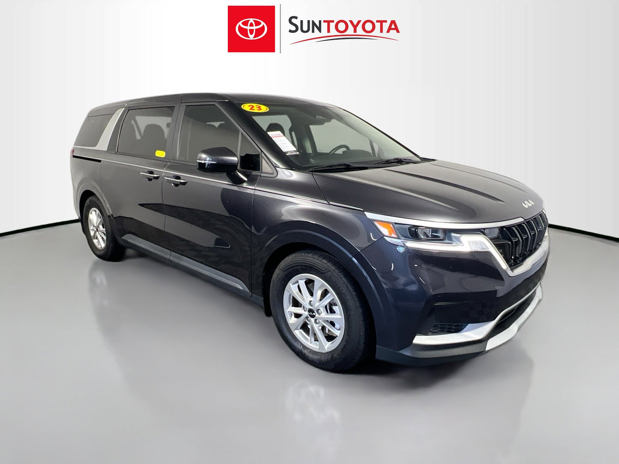 Used 2023 Kia Carnival LX