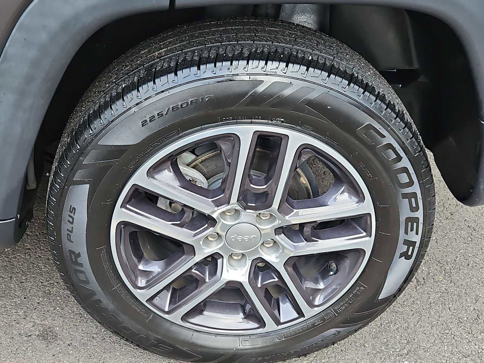 Used 2019 Jeep Compass Latitude w/ Popular Equipment Group image 14