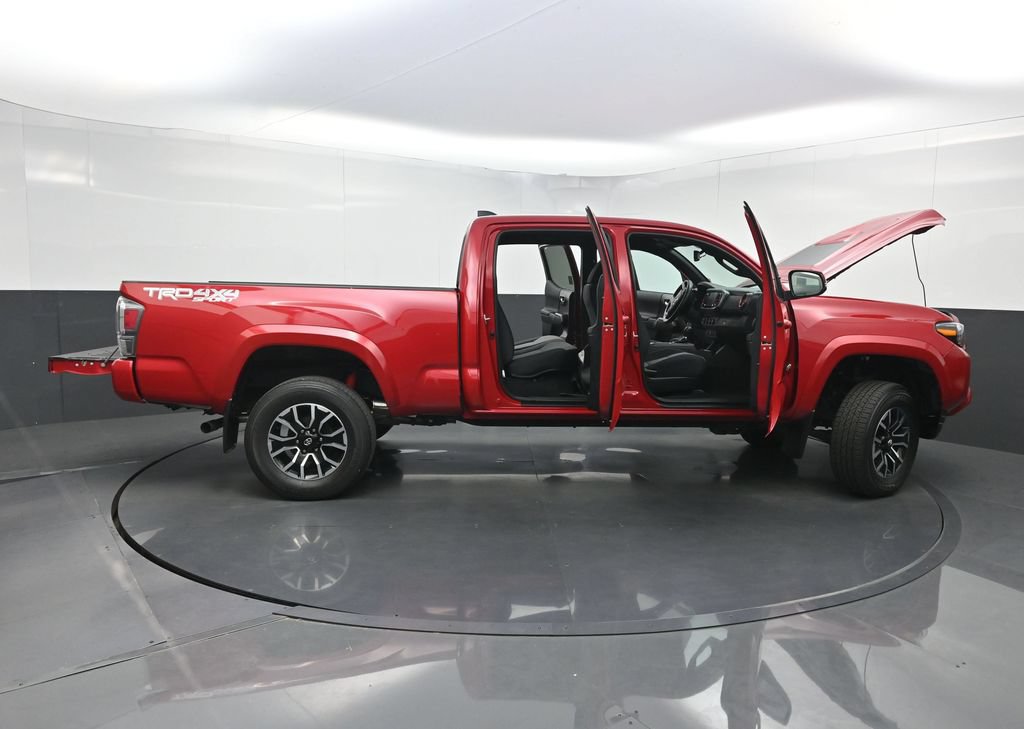 Used 2022 Toyota Tacoma TRD Sport w/ Technology Package AWD/4WD image 35