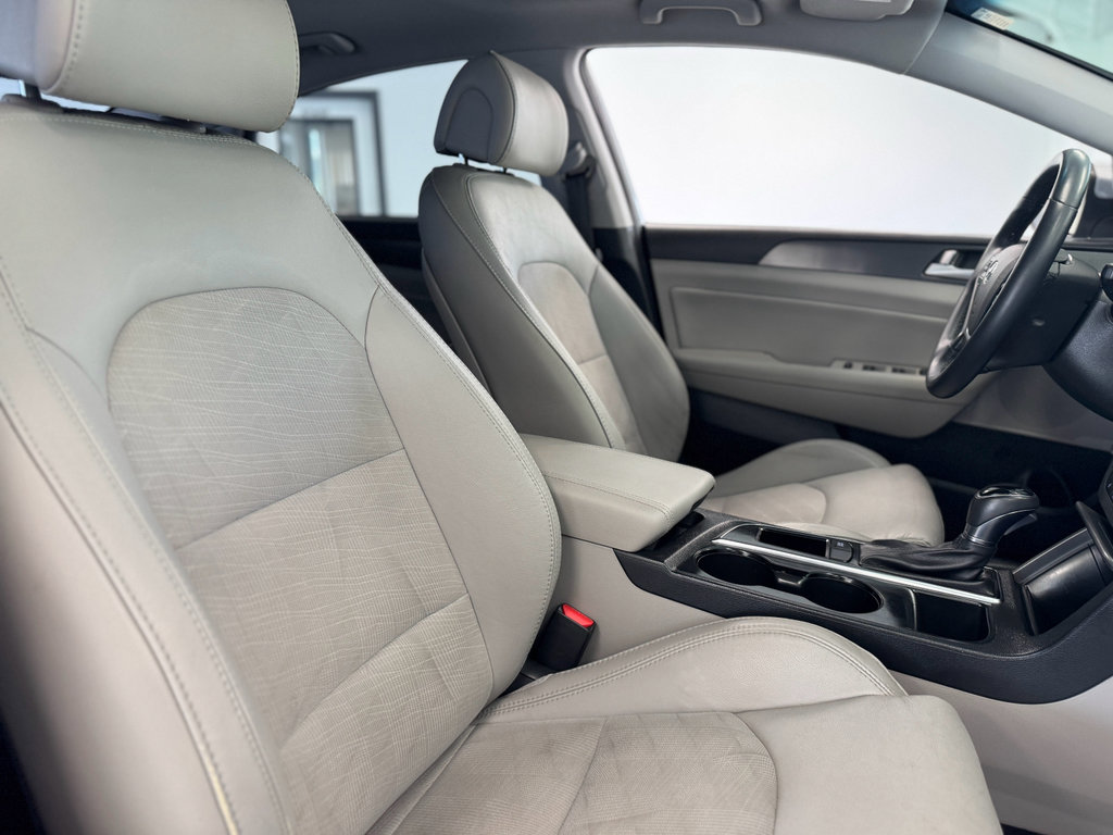 Used 2016 Hyundai Sonata Sport w/ Option Group 1V FWD image 25