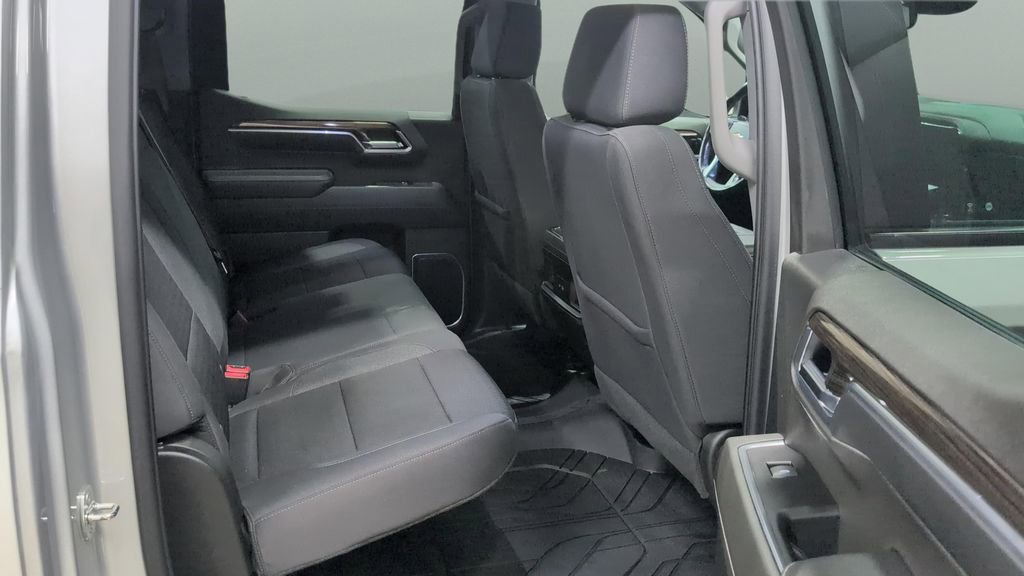 Used 2022 Chevrolet Silverado 1500 LT AWD/4WD image 23