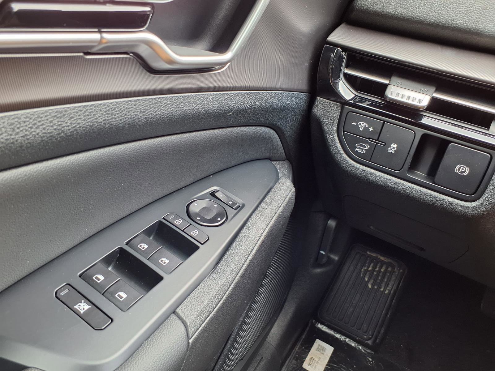 New 2026 Kia Sportage EX w/ EX Panorama Roof Package image 11