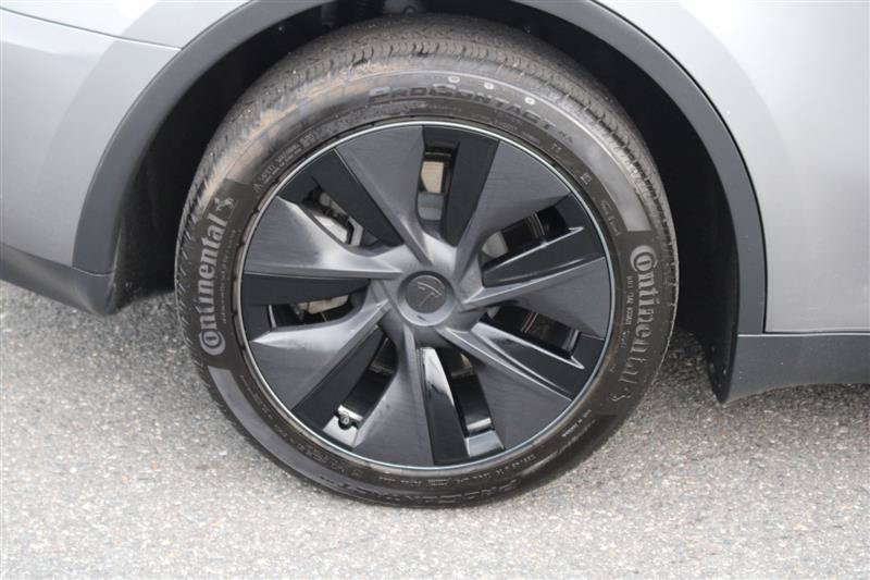Used 2025 Tesla Model Y Long Range AWD/4WD image 8