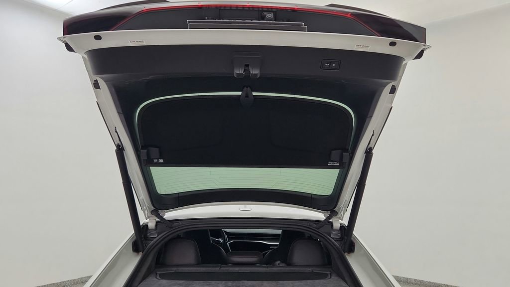 Used 2021 Audi RS 7 Sportback w/ Carbon Optic Package image 25