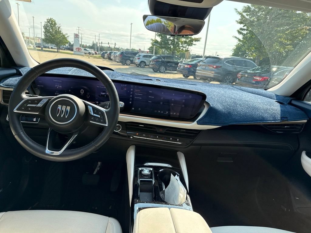 Used 2024 Buick Envision Avenir AWD/4WD image 18