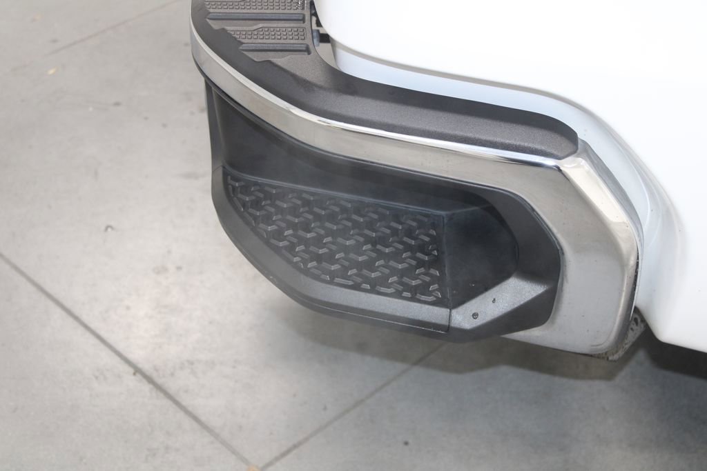 Used 2024 GMC Sierra 1500 SLT image 16