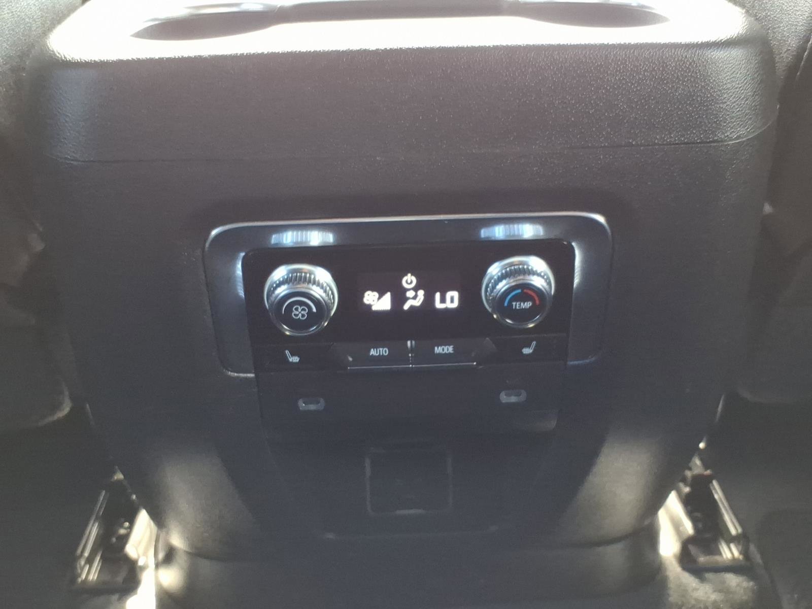 Used 2023 GMC Yukon XL AT4 w/ AT4 Premium Package image 13