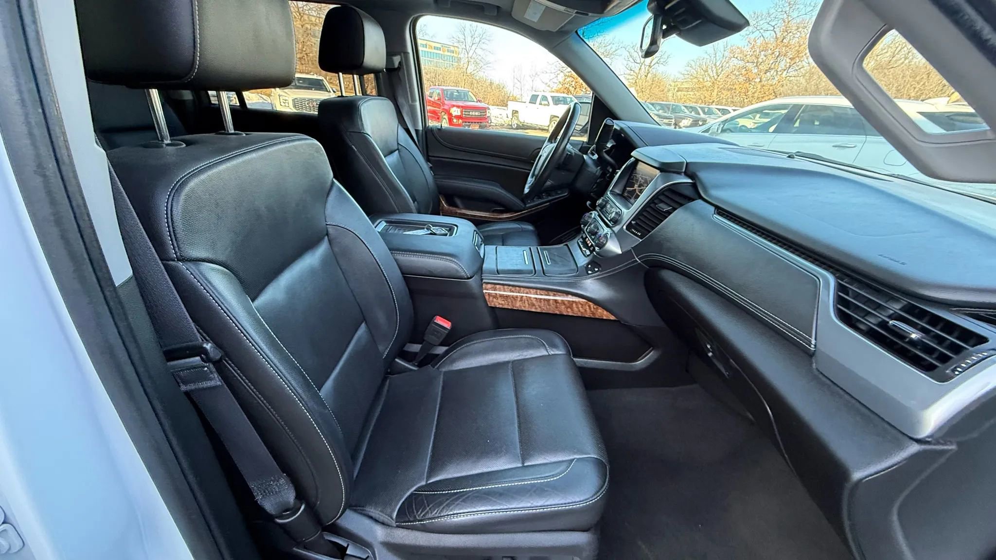 Used 2017 Chevrolet Suburban Premier AWD/4WD image 39