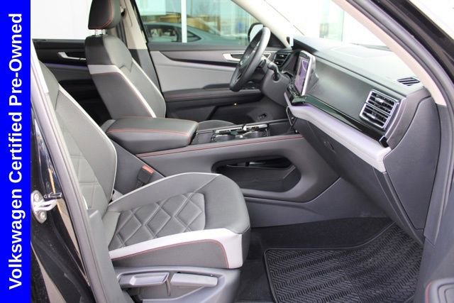 Used 2025 Volkswagen Atlas Peak Edition SE AWD/4WD image 21