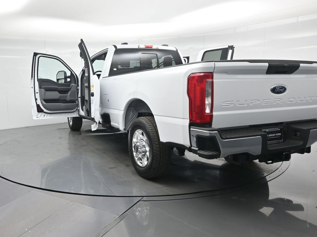 New 2026 Ford F350 XLT image 27