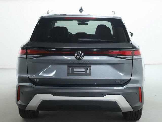 Certified 2025 Volkswagen Tiguan SE AWD/4WD image 41