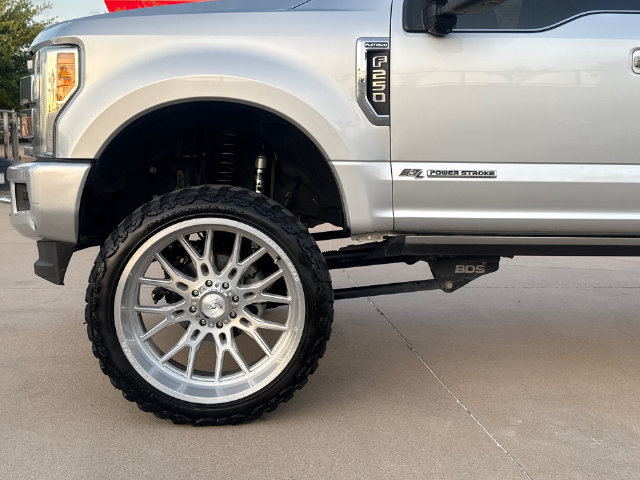 Used 2017 Ford F250 Platinum w/ Platinum Ultimate Package AWD/4WD image 4