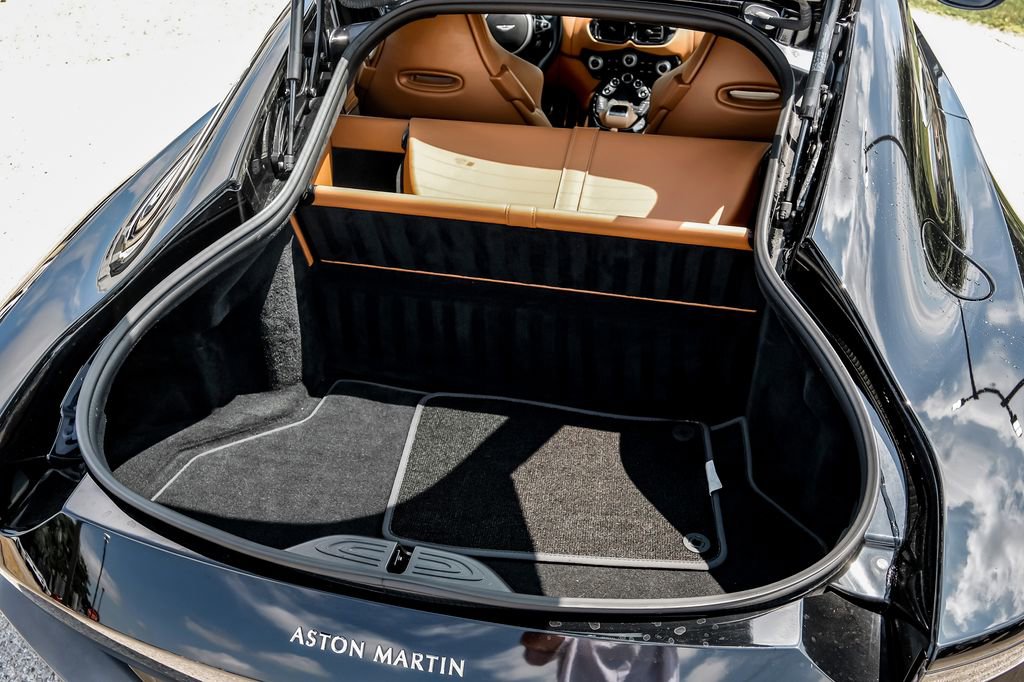 Used 2020 Aston Martin V8 Vantage Coupe RWD image 45