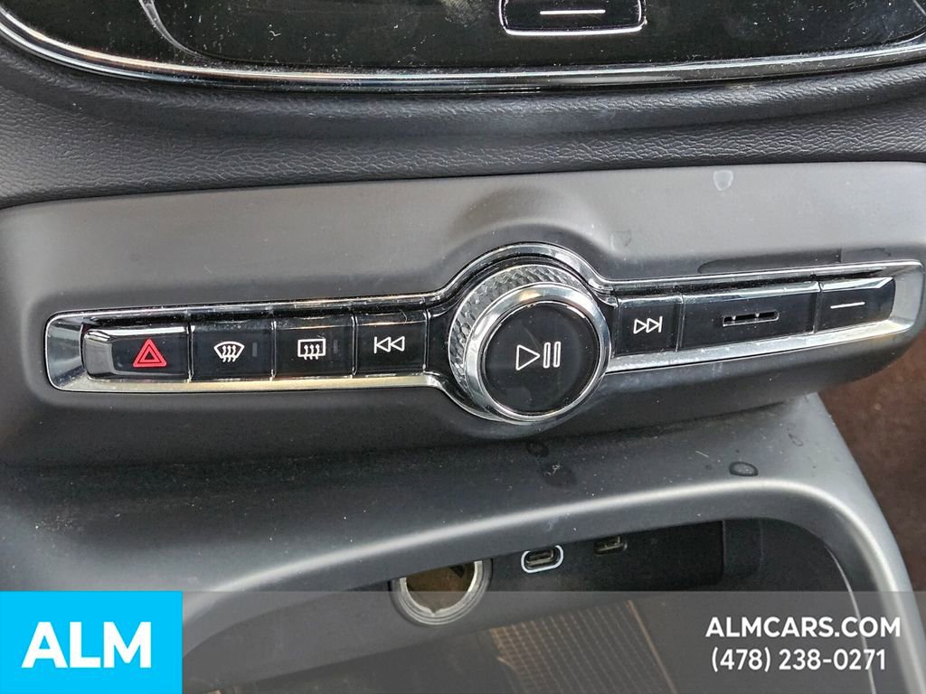 Used 2022 Volvo XC40 P8 Recharge Ultimate image 21