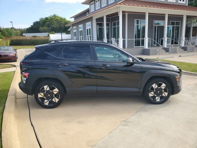 Used 2025 Hyundai Kona SEL image 8