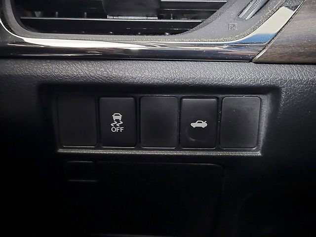 Used 2016 Toyota Avalon XLE image 24