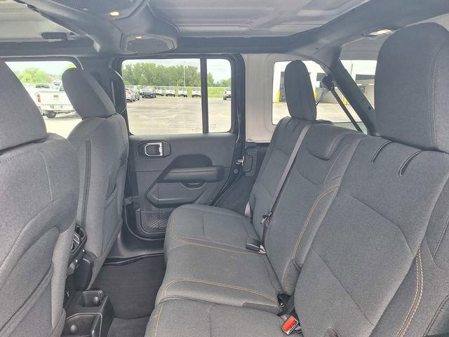 Used 2025 Jeep Wrangler Unlimited Sahara AWD/4WD image 12