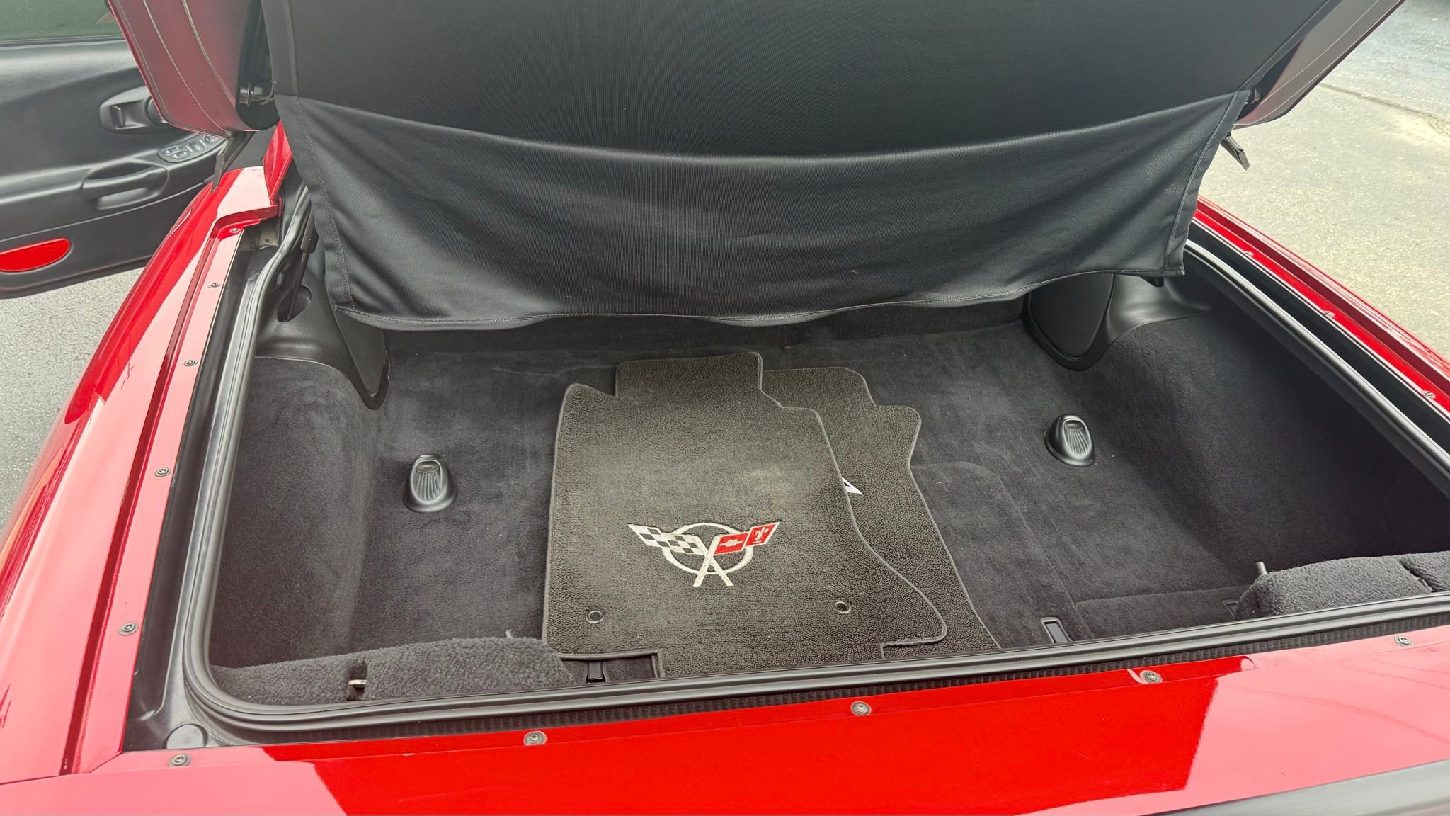 Used 2004 Chevrolet Corvette Base w/ Preferred Equipment Group image 24