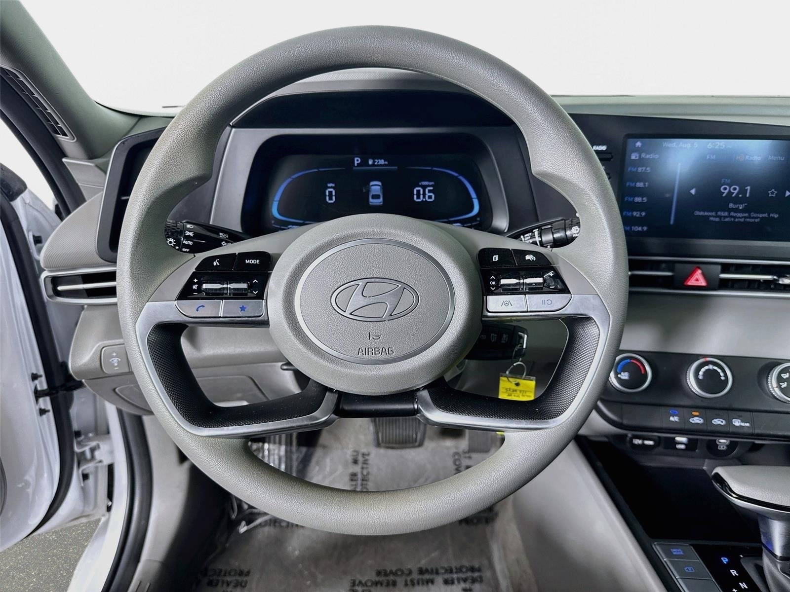 Used 2024 Hyundai Elantra SE FWD image 12