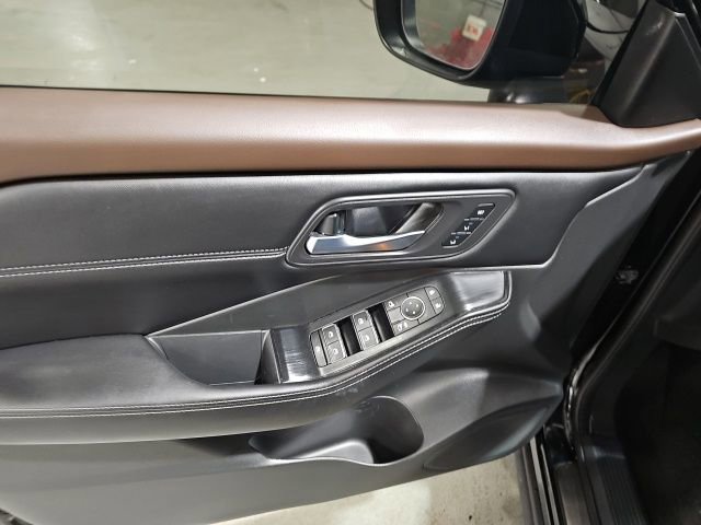 Certified 2023 Nissan Rogue SL w/ SL Premium Package AWD/4WD image 11