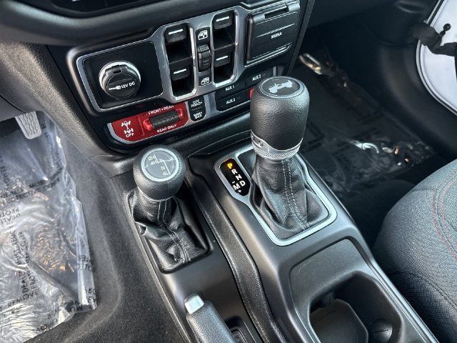 Used 2025 Jeep Wrangler Unlimited Rubicon AWD/4WD image 22