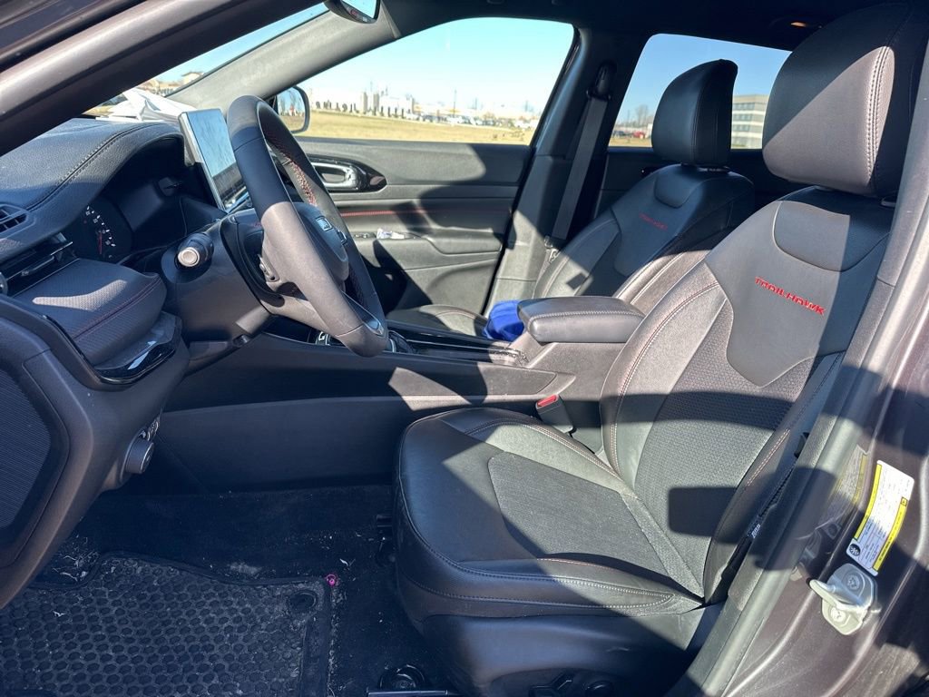 Used 2024 Jeep Compass Trailhawk w/ Trailhawk Convenience Group image 15