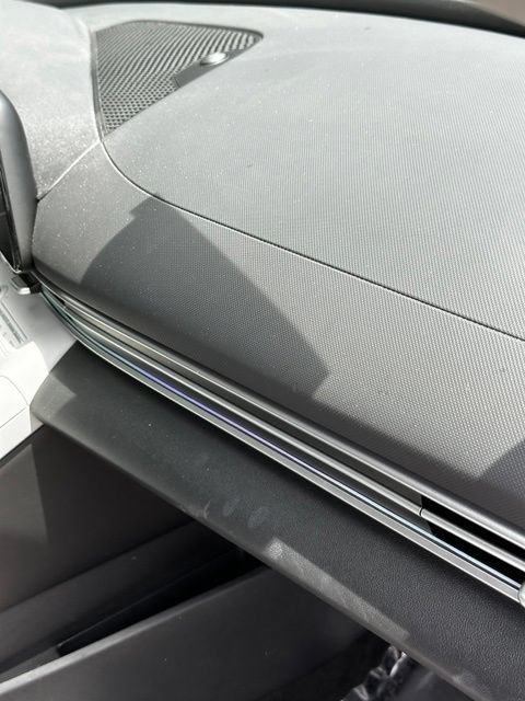 Certified 2025 Hyundai Elantra Limited FWD image 33