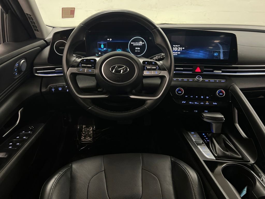 Used 2023 Hyundai Elantra Limited image 15