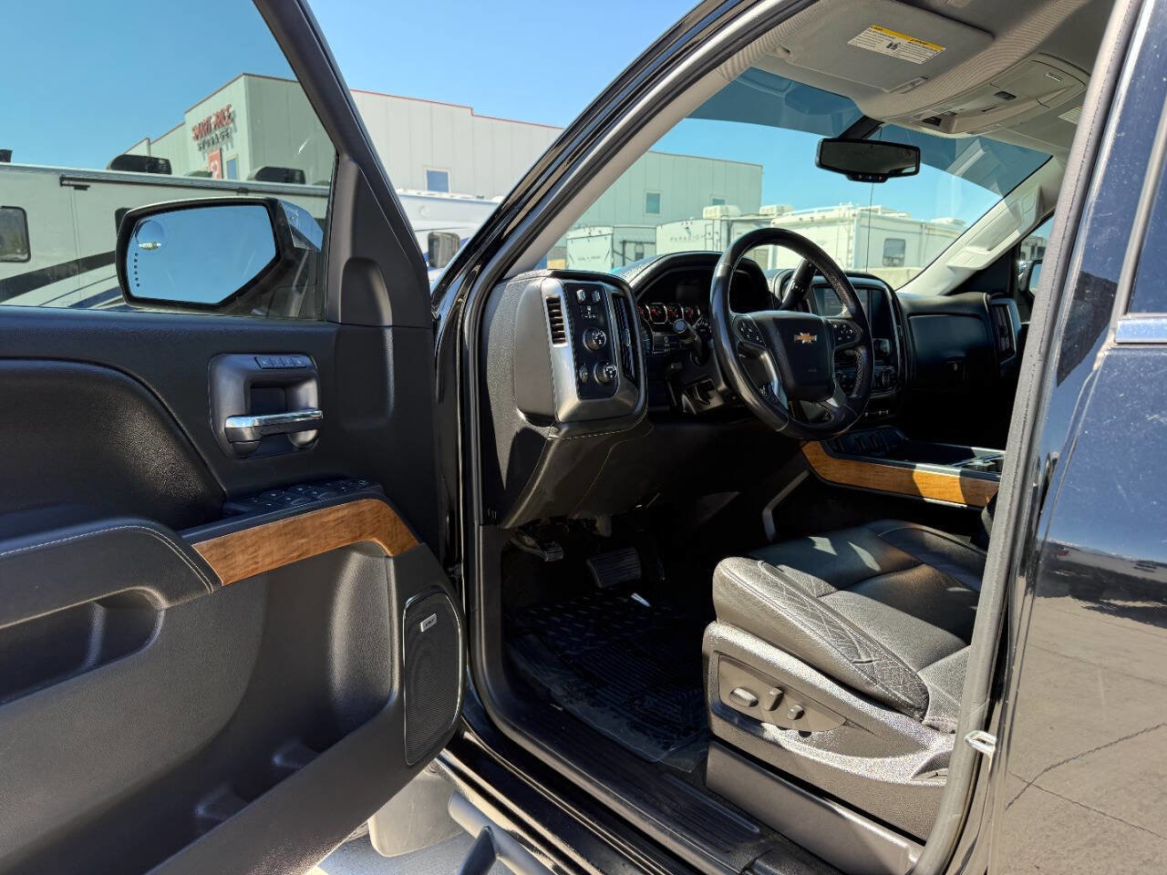Used 2016 Chevrolet Silverado 1500 LTZ w/ LTZ Plus Package image 19