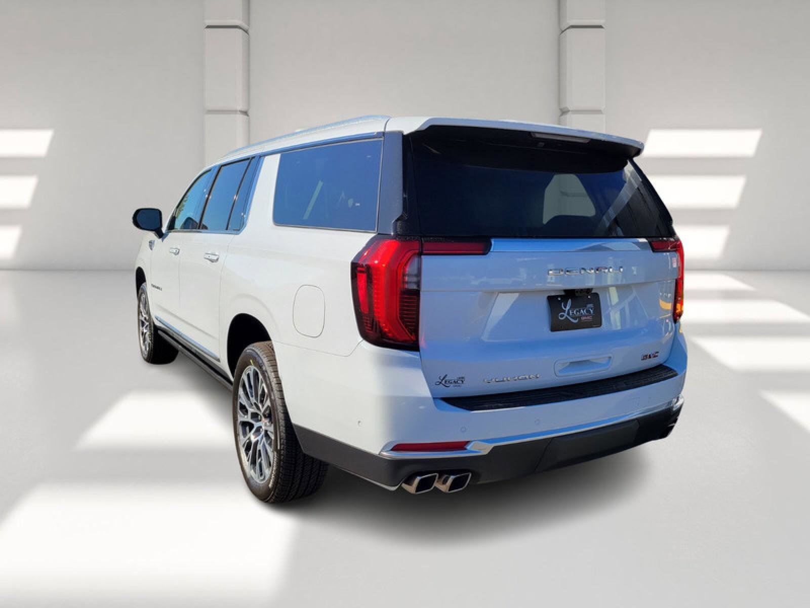 New 2026 GMC Yukon XL Denali w/ Denali Reserve Package image 5