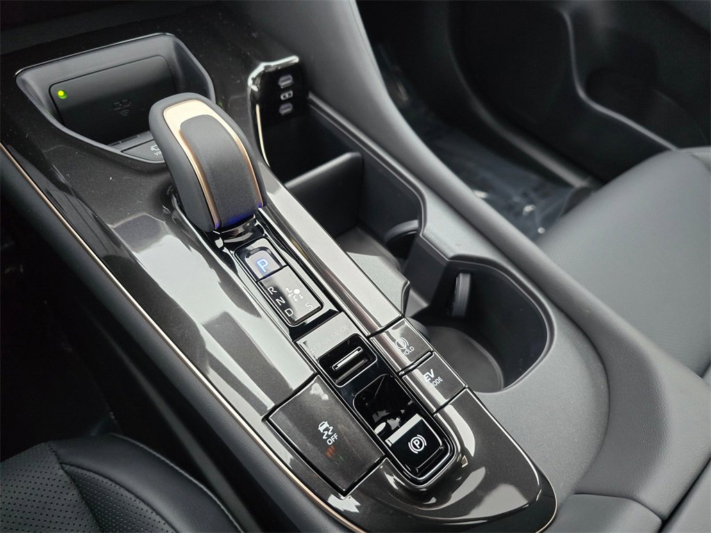 New 2025 Toyota Crown Signia image 34