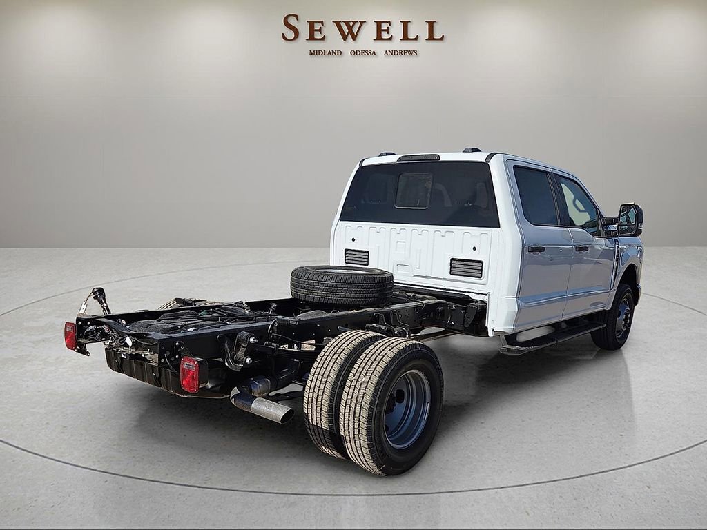 New 2026 Ford F350 XL w/ XL Chrome Package AWD/4WD image 4