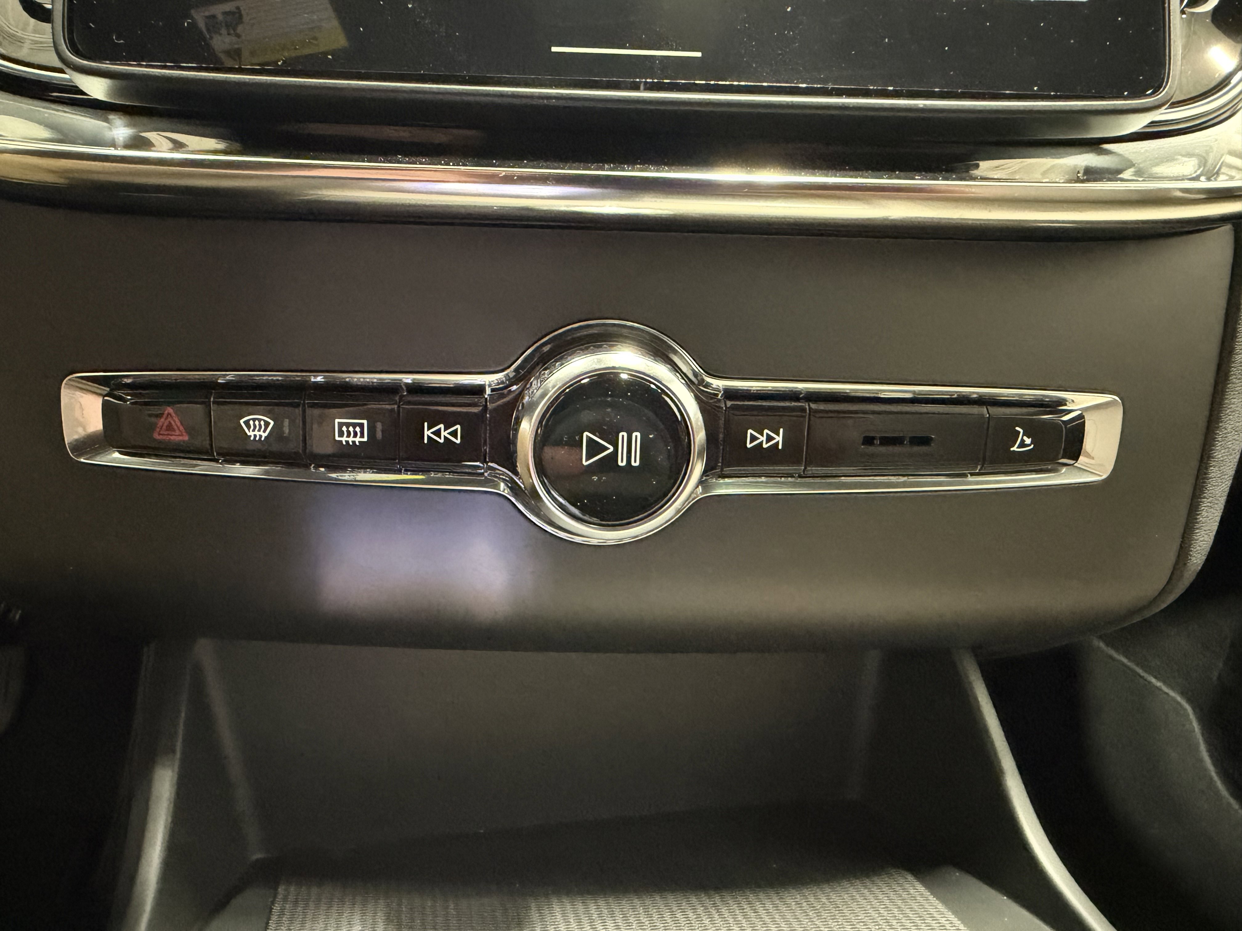 New 2026 Volvo XC90 B6 Ultra AWD/4WD image 18