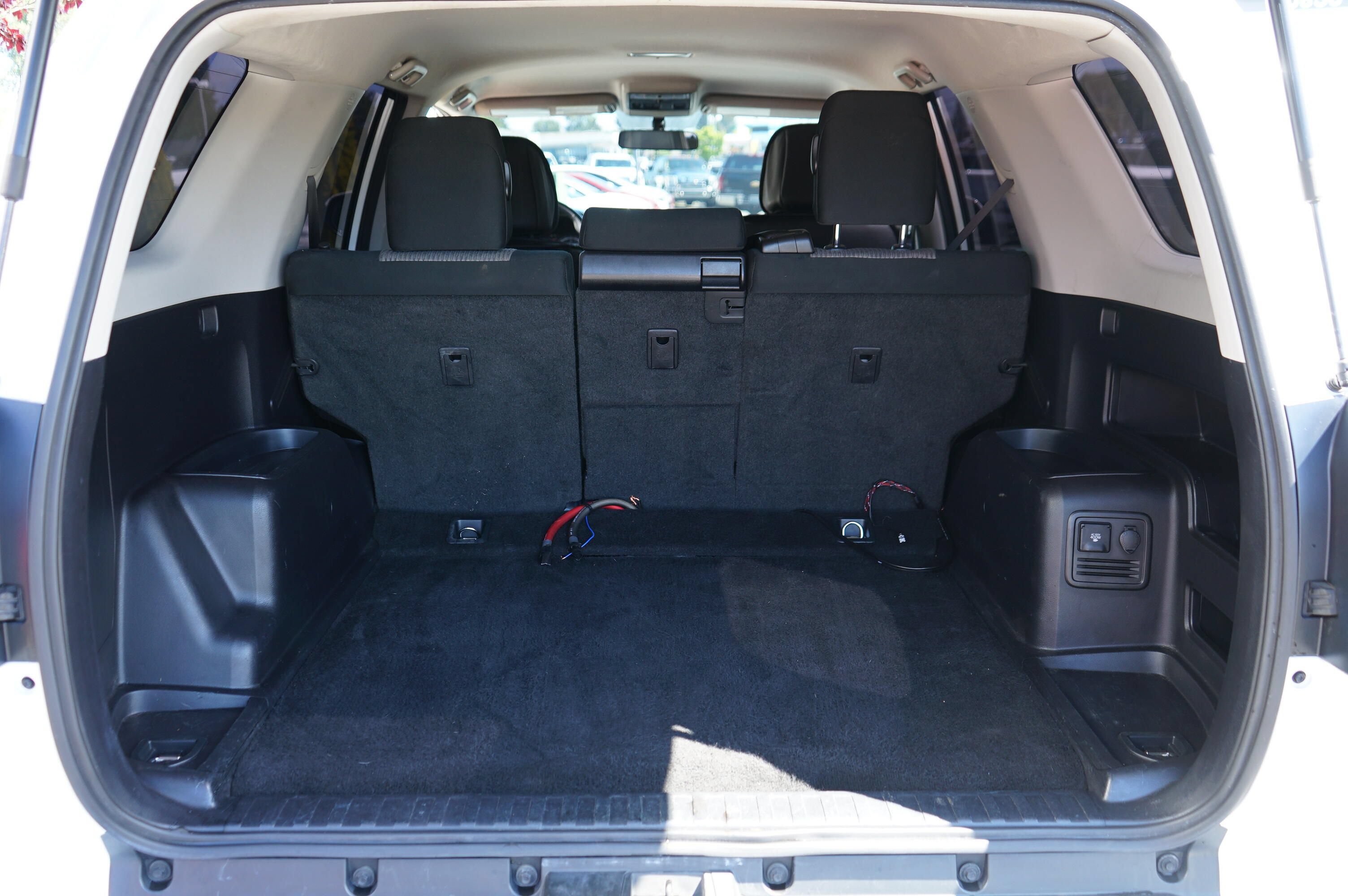 Used 2018 Toyota 4Runner SR5 AWD/4WD image 10
