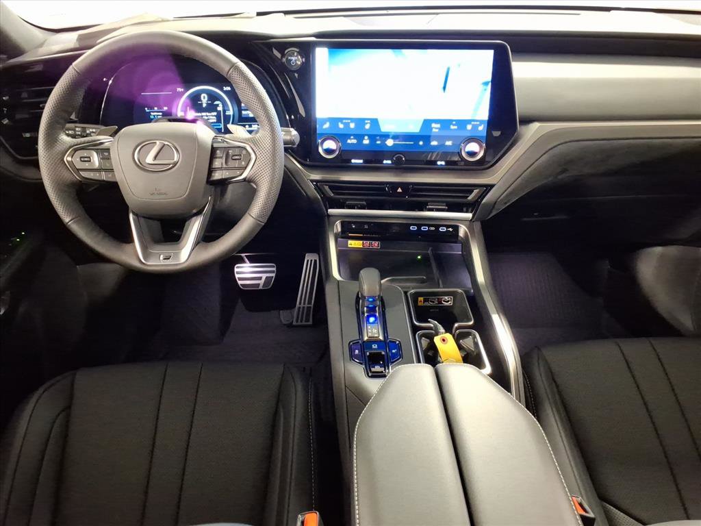 New 2025 Lexus TX 500h AWD image 10