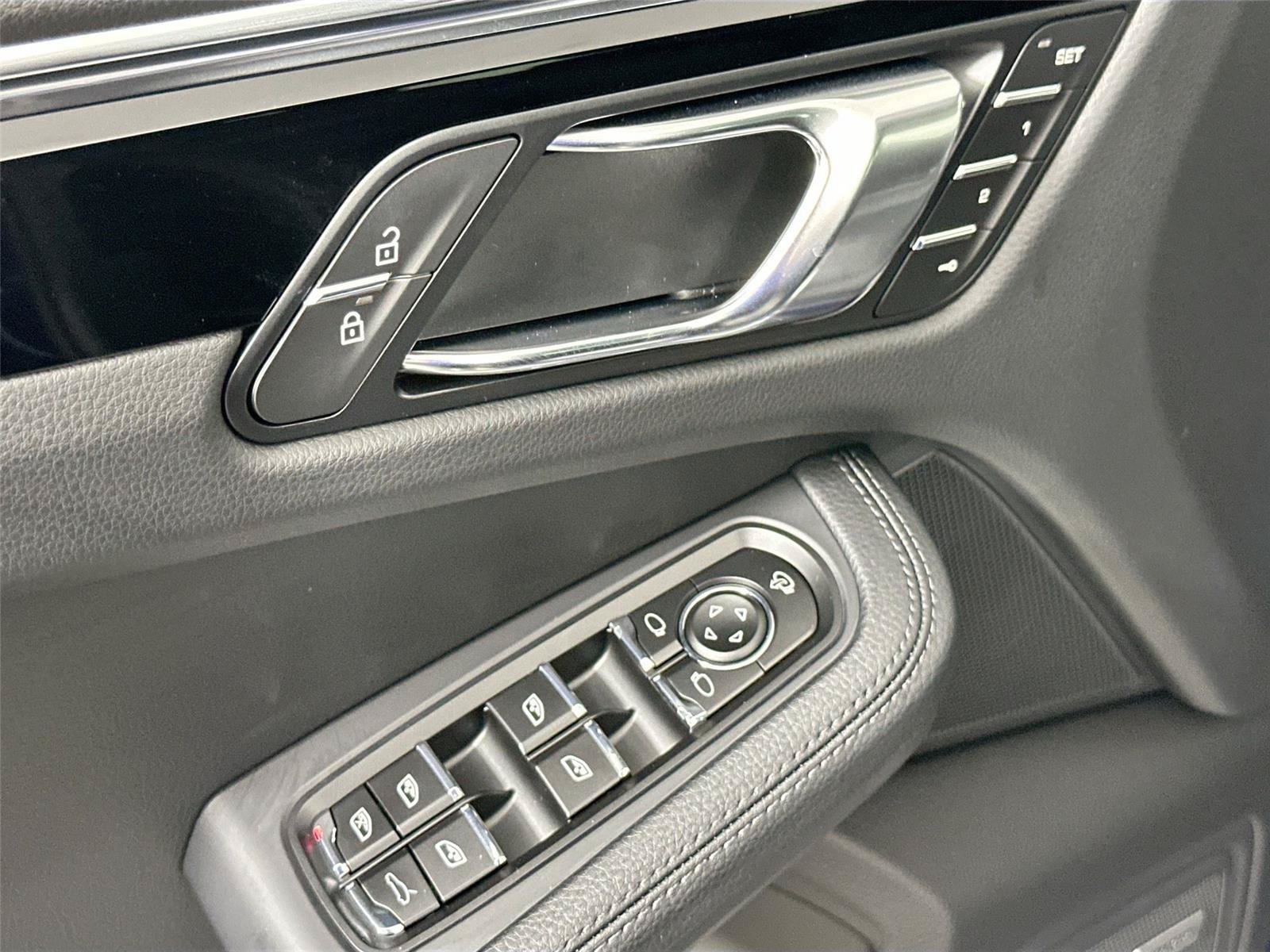 Certified 2026 Porsche Macan Turbo AWD/4WD image 31