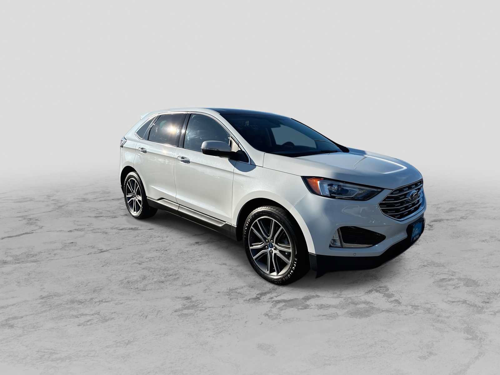 Used 2020 Ford Edge Titanium w/ Class II Trailer Tow Package AWD/4WD image 2