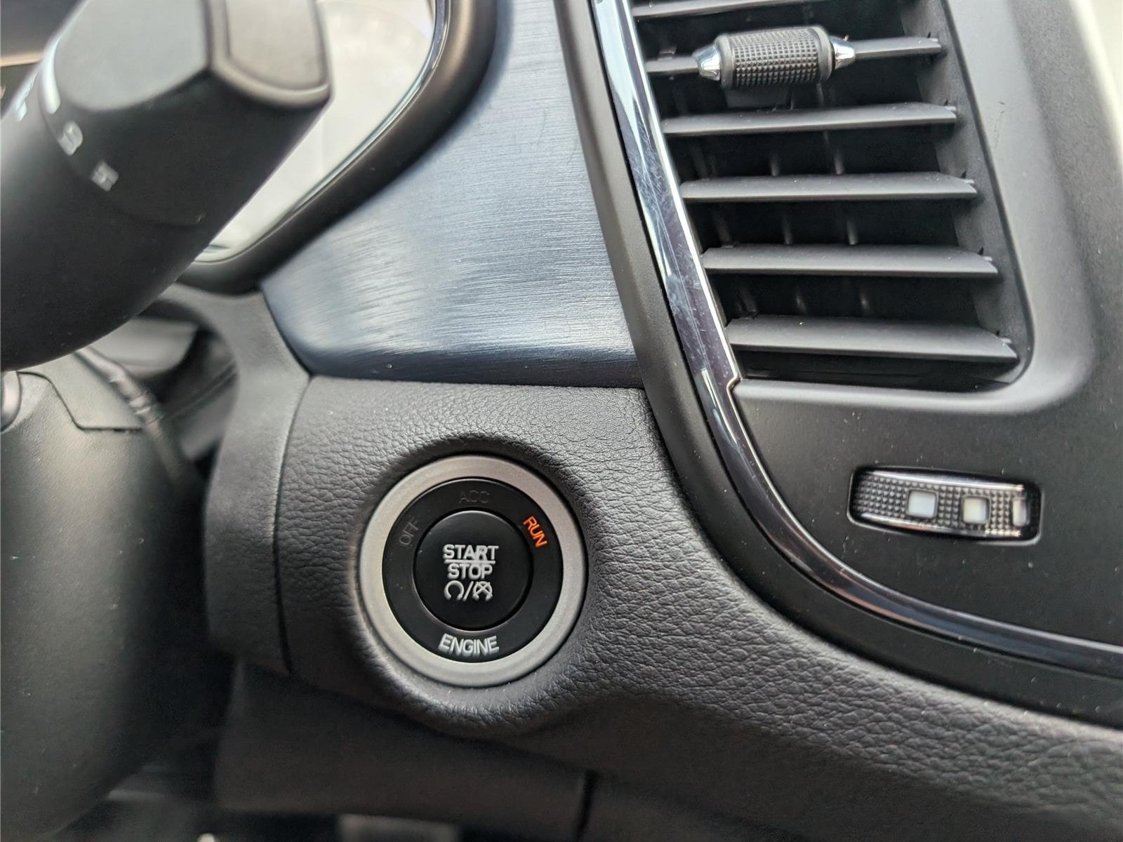 Used 2015 Chrysler 200 S w/ Navigation & Sound Group I FWD image 26