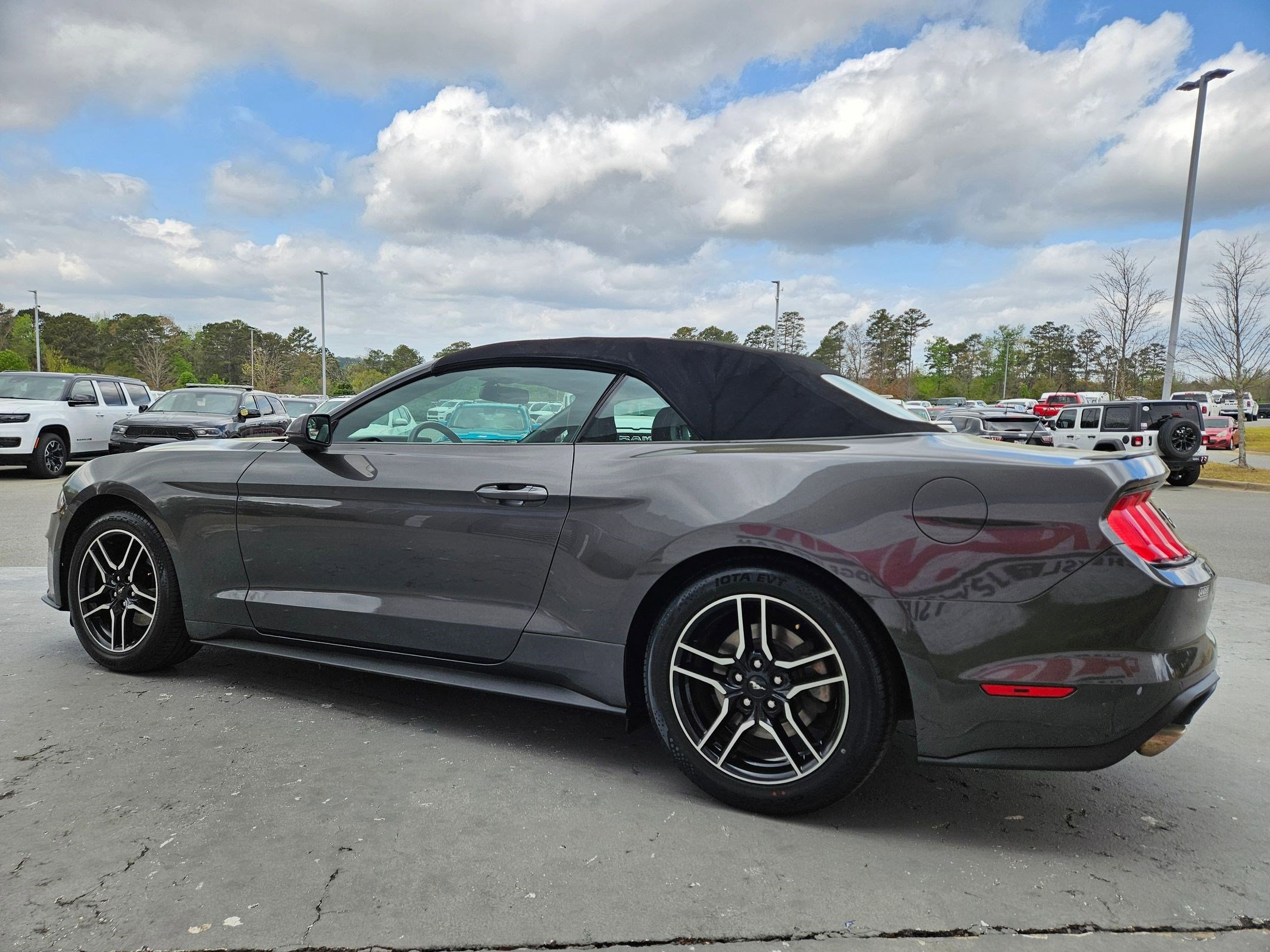 Used 2019 Ford Mustang Premium image 5