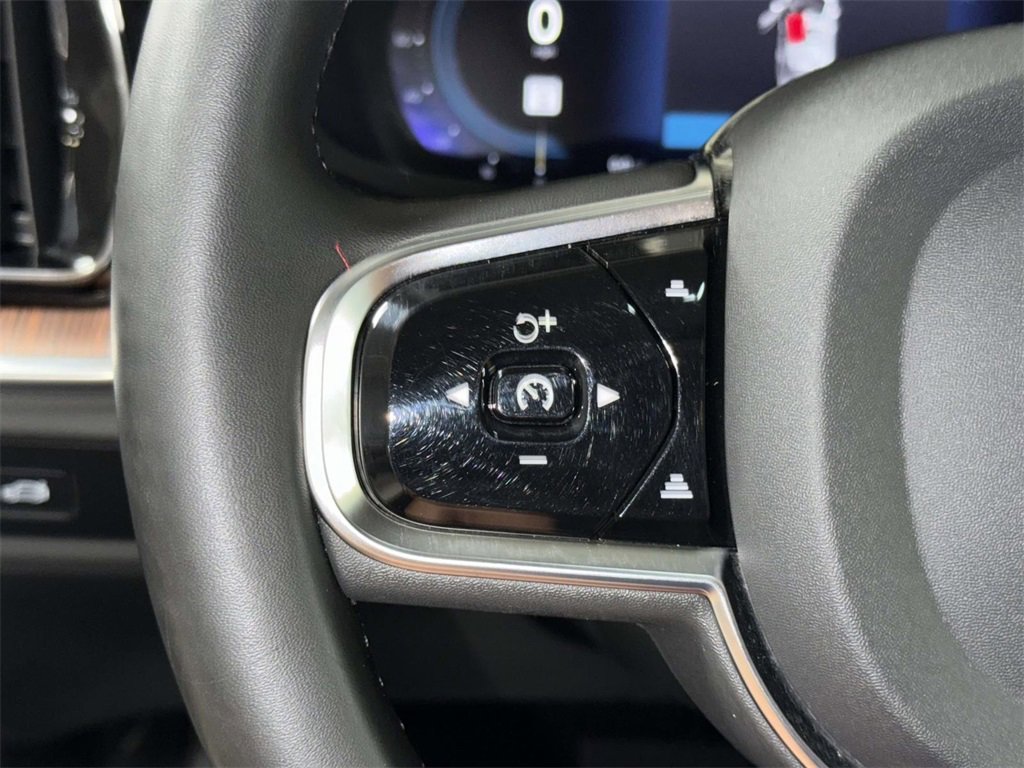 Used 2024 Volvo S60 B5 Plus image 30