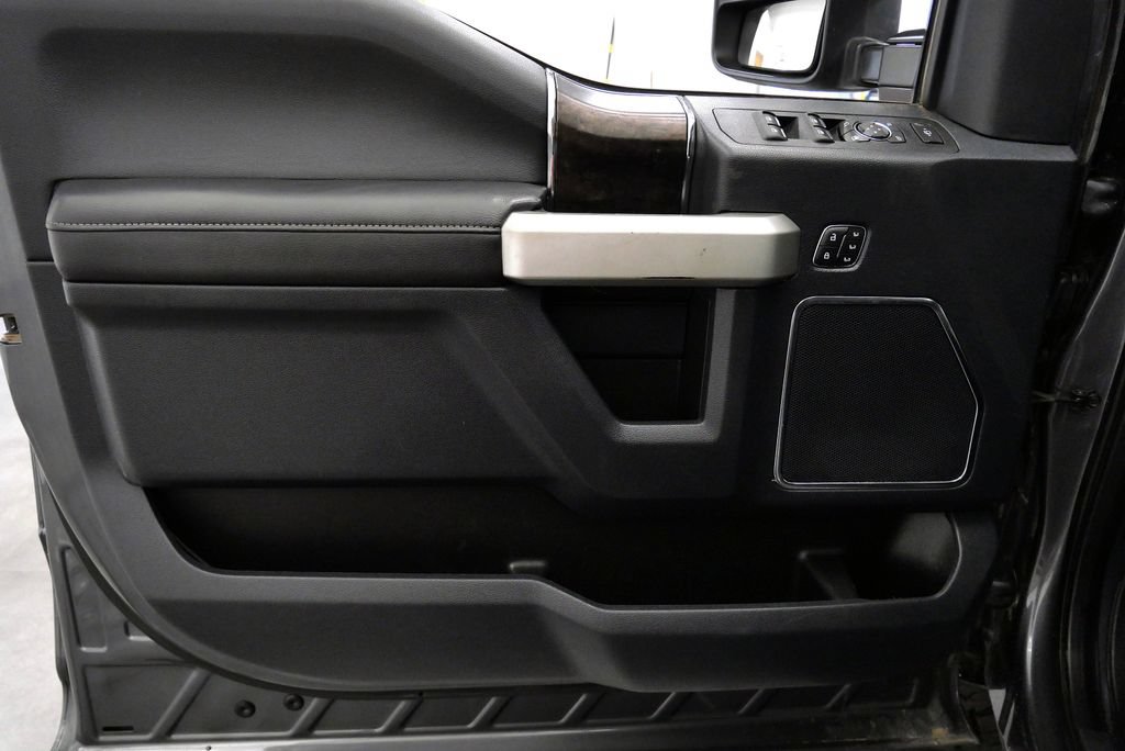 Used 2022 Ford F250 Lariat w/ Lariat Ultimate Package AWD/4WD image 13