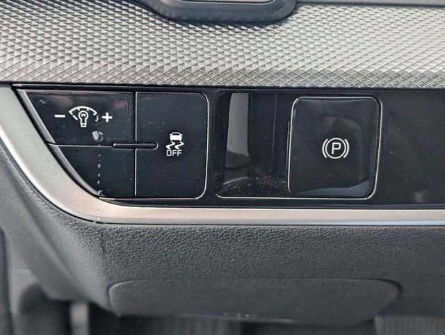 Used 2023 Kia Sportage LX image 13