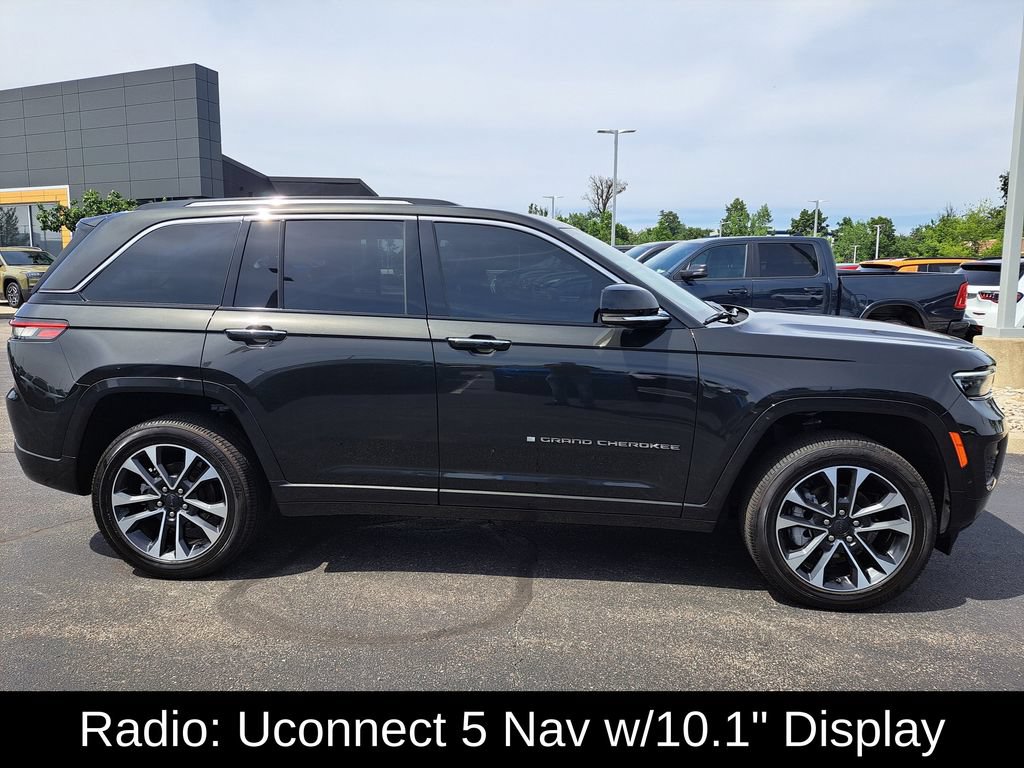 Used 2023 Jeep Grand Cherokee Overland AWD/4WD image 2
