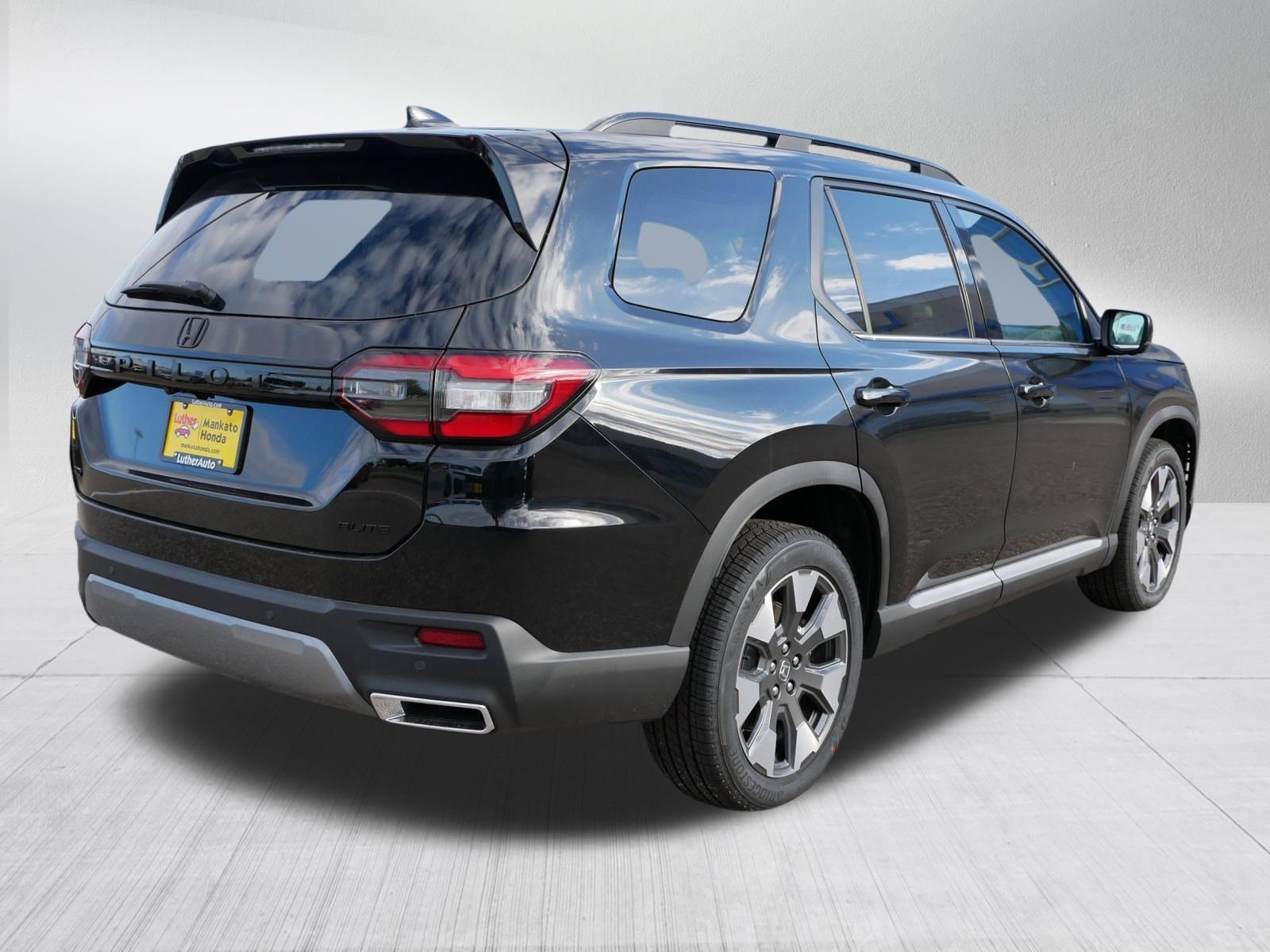New 2026 Honda Pilot Elite image 4