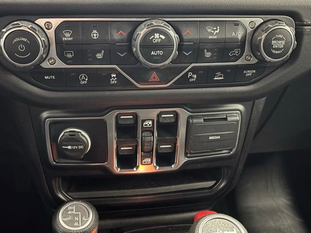 Used 2024 Jeep Wrangler Sahara w/ Safety Group image 28