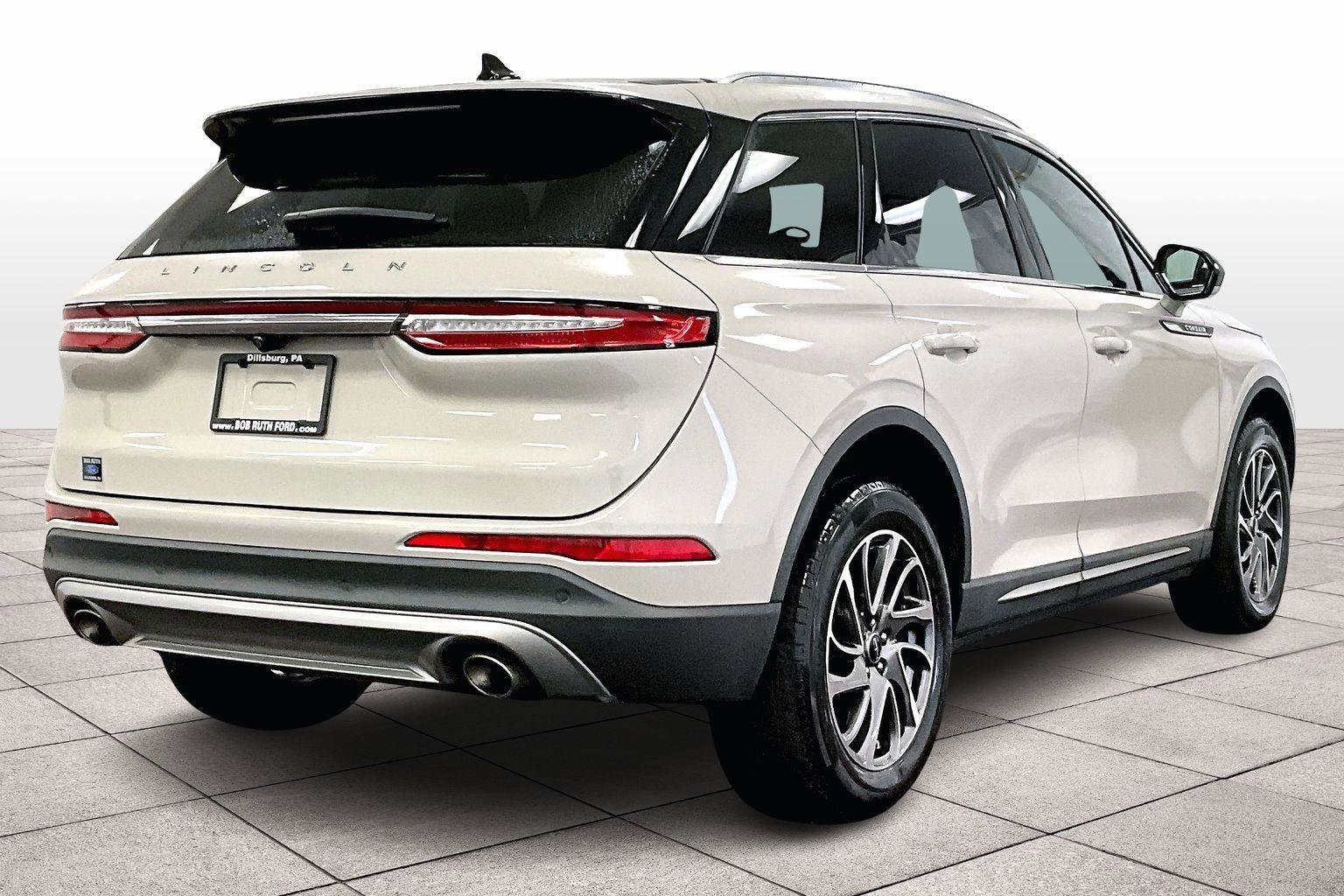 Used 2021 Lincoln Corsair AWD w/ Equipment Group 101A image 11