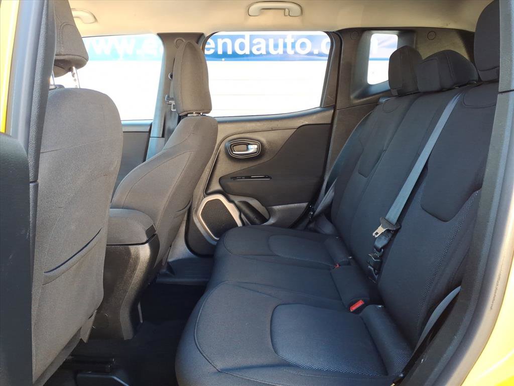 Used 2015 Jeep Renegade Latitude image 11