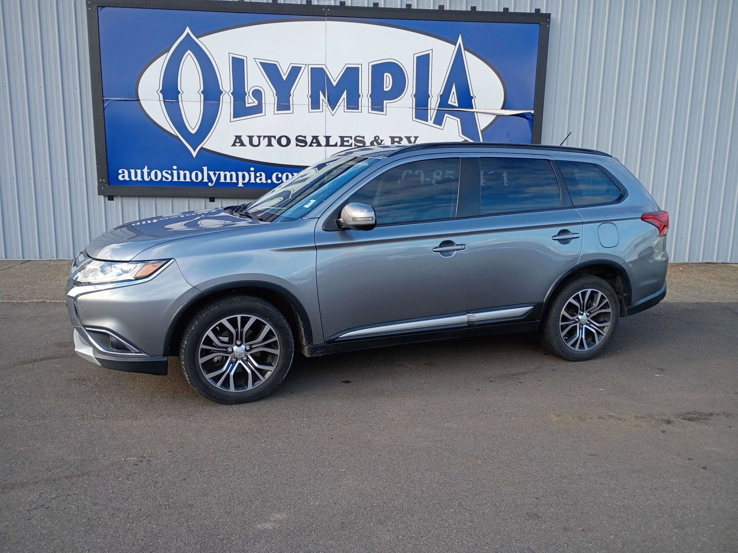 Used 2016 Mitsubishi Outlander SEL AWD/4WD image 1