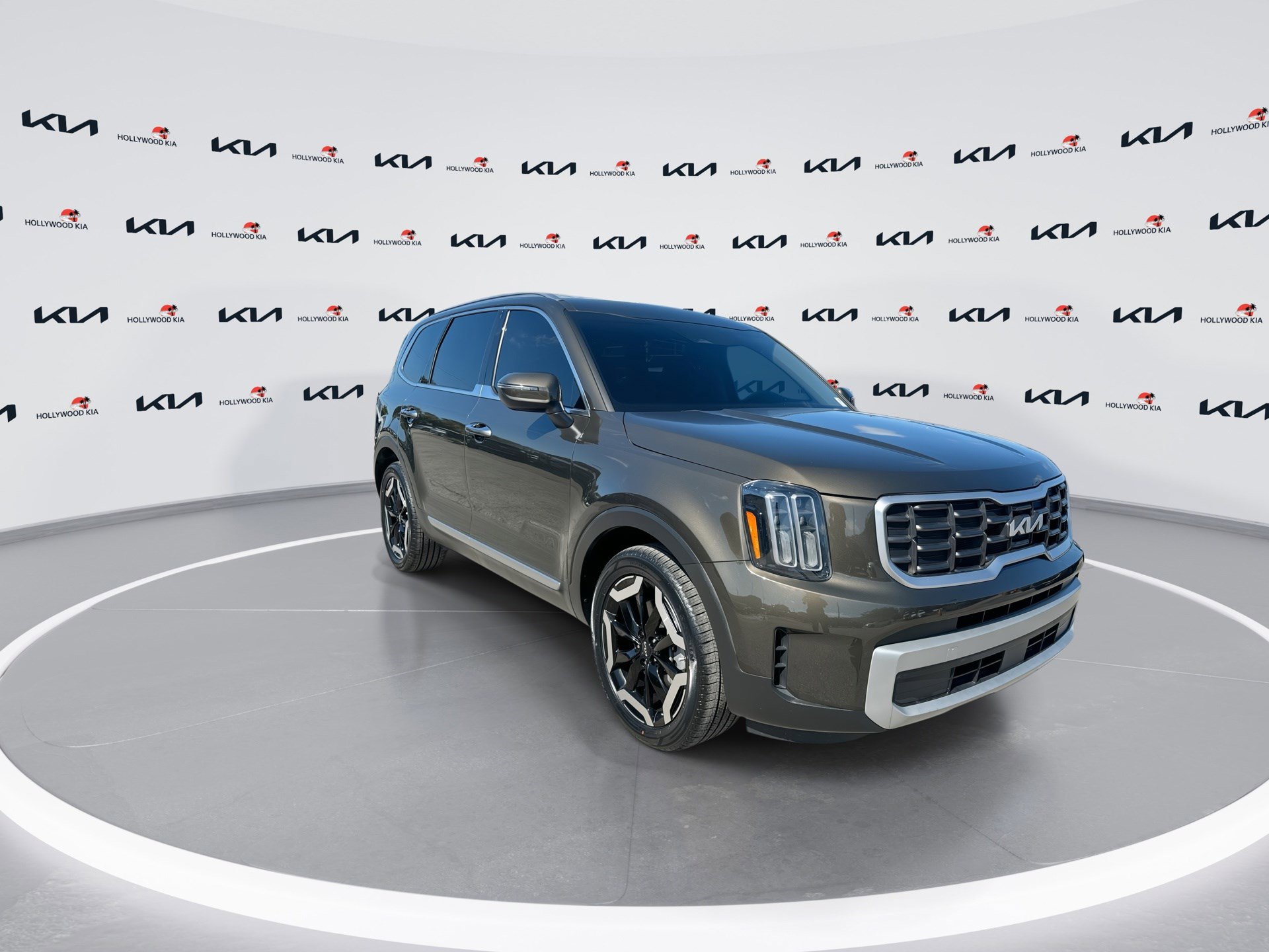 Certified 2023 Kia Telluride S AWD/4WD image 2
