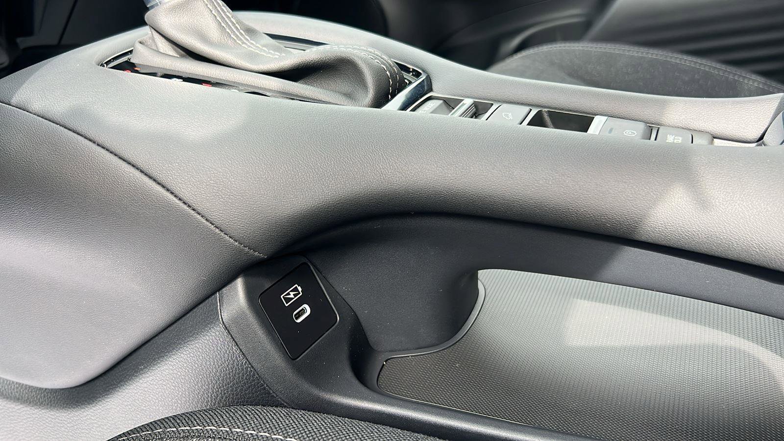 New 2025 Honda HR-V LX image 22